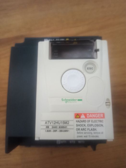 Частотний перетворювач Schneider 0,55 kW, 0,75 kW,  1,5 kW, 2,2 kW