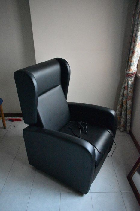 Sofá Poltrona Cadeirão Reclinável em Pele cmo Nova(o) Eléctrica ORTHOS