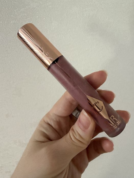 Помада Charlotte Tilbury pillow, тінт Wakemake, туш Maybeline