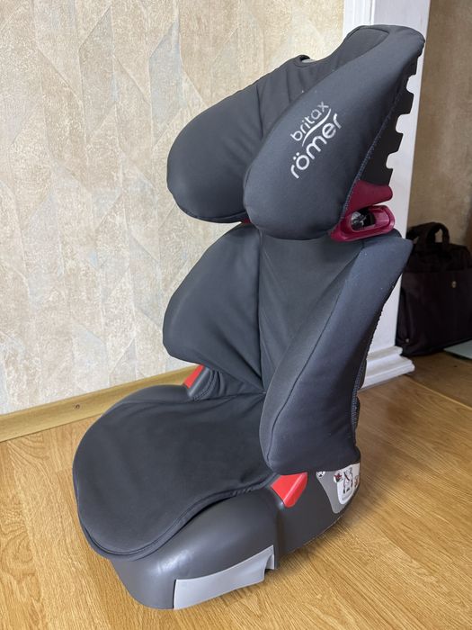Дитяче автокрісло Britax Romer 3-12 років