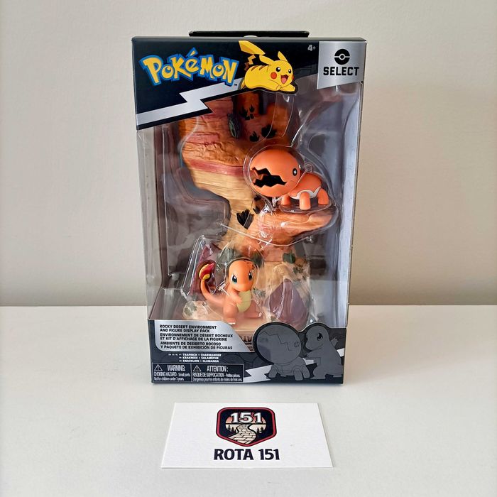 Pokémon Select Diorama Rocky Desert: Trapinch + Charmander