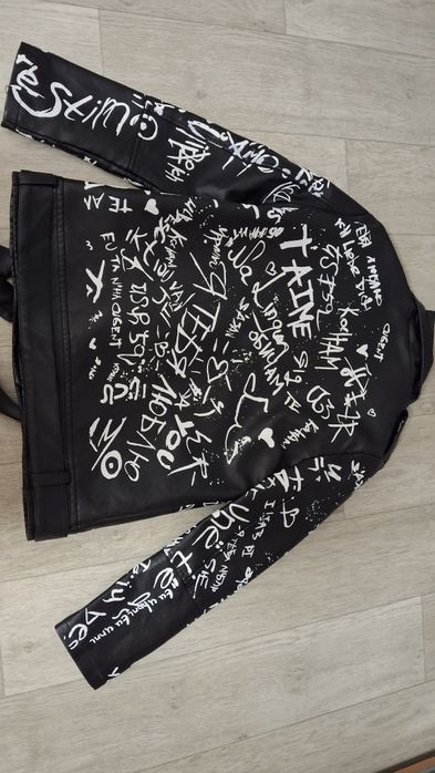 Продам косуху з екошкіри