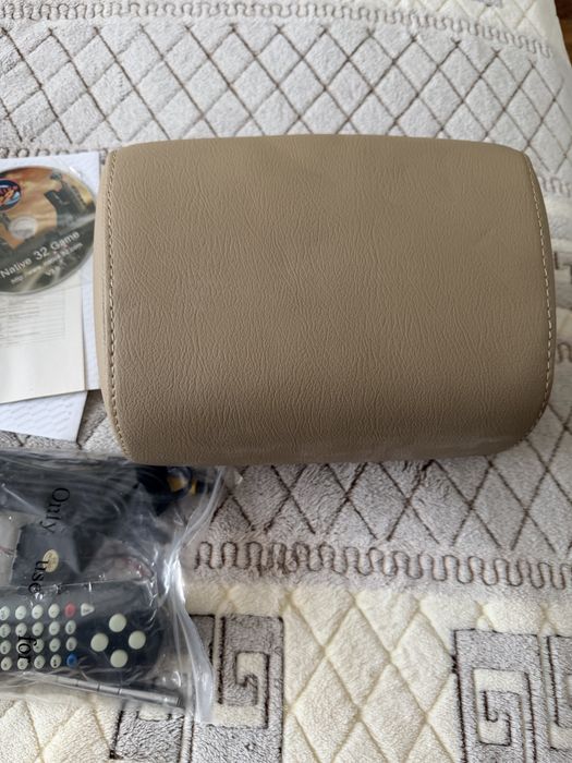 Підголовники з монітором Klyde Ultra 745 HD Beige c DVD ,USB ,SD .