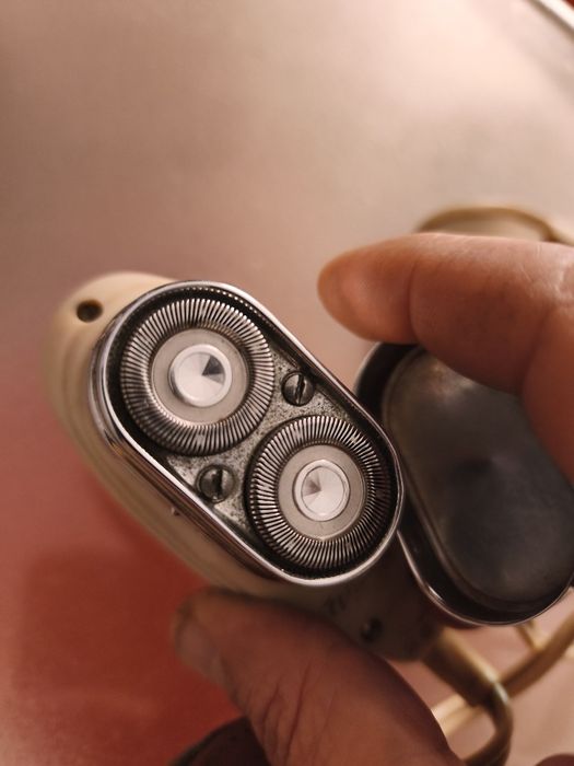 Barbeador  Philips antiga