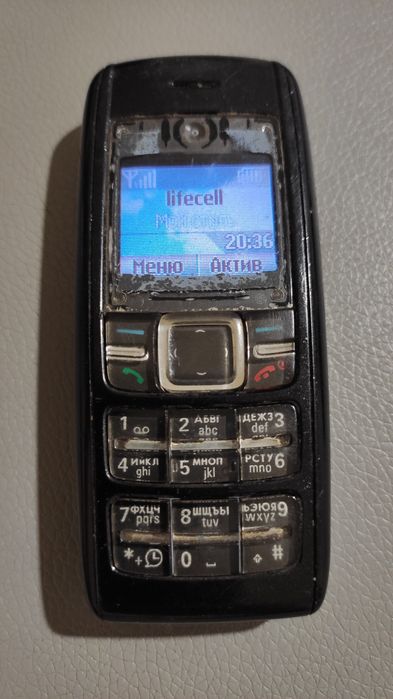 Кнопочный мобильный телефон Nokia 1600
