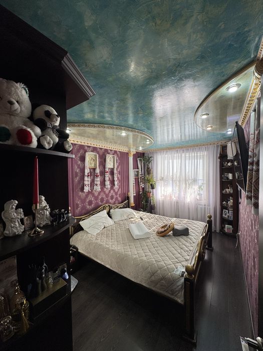 Продам 3-кімнатну квартиру  м-н Жовтневий