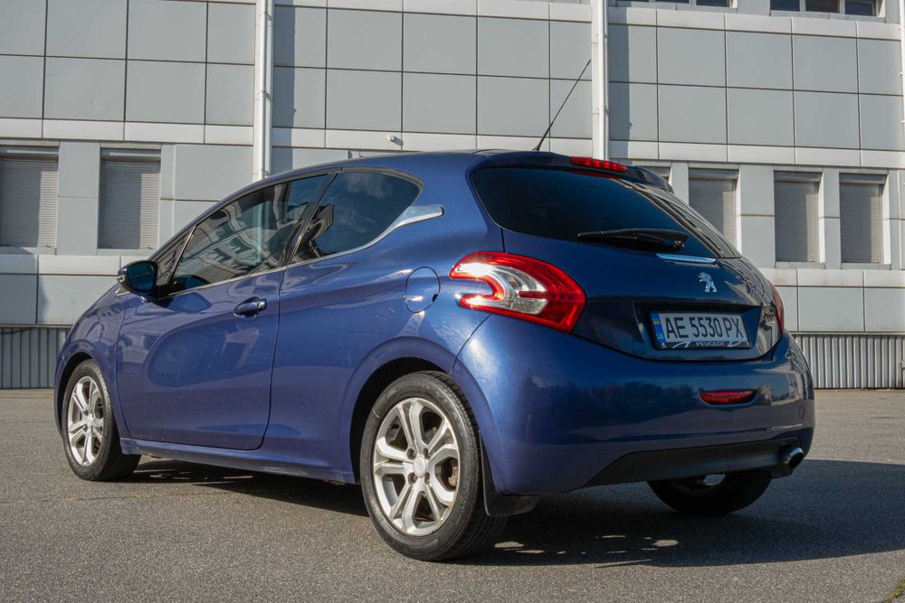 Peugeot 208 2013