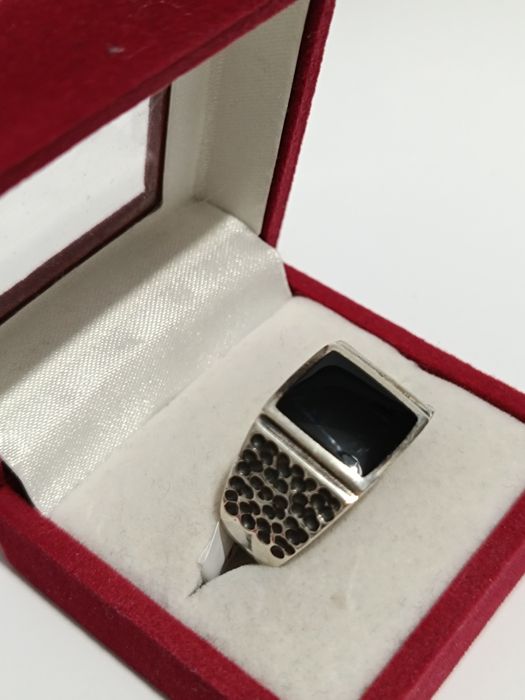 Srebrny sygnet z onyksem roz.26, srebro próby 925