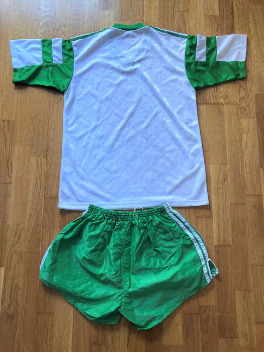 Adidas - Equipamento Futebol Anos 80