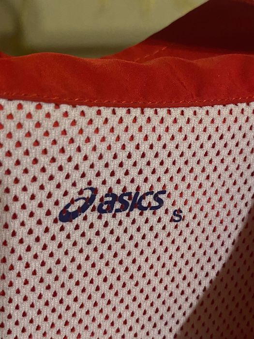 Жіноча вітровка ASICS