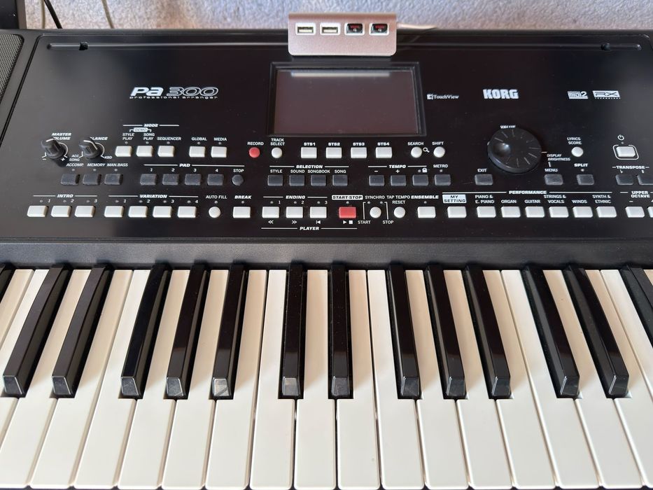Синтезатор Korg pa 300