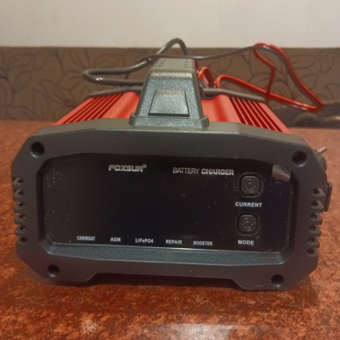 Продам універсальне зарядне устройство 12V 24 V