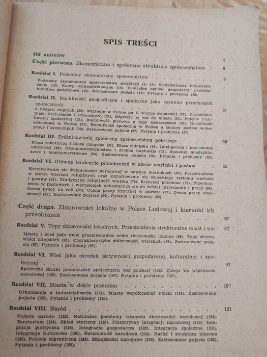 Współczesne społeczeństwo polskie Dyoniziak Mikułowski Pucek