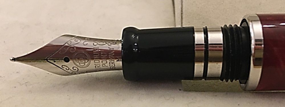 Caneta tinta permanente nova gravada à mão aparo médio em resina