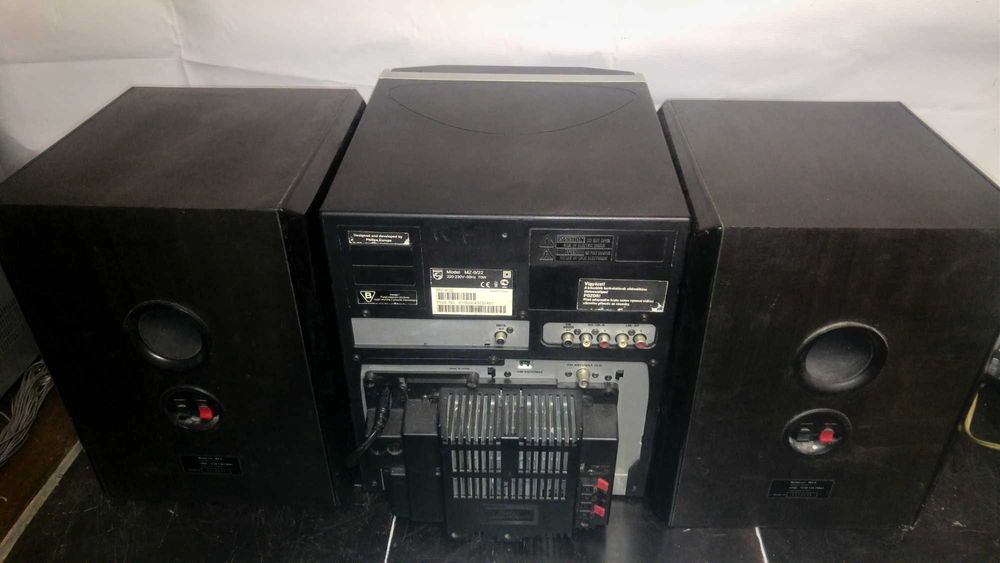 Колонки и музыкальный центр