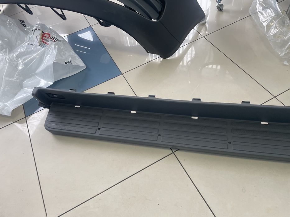 Задня підніжка бампера Mercedes Benz Sprinter 903