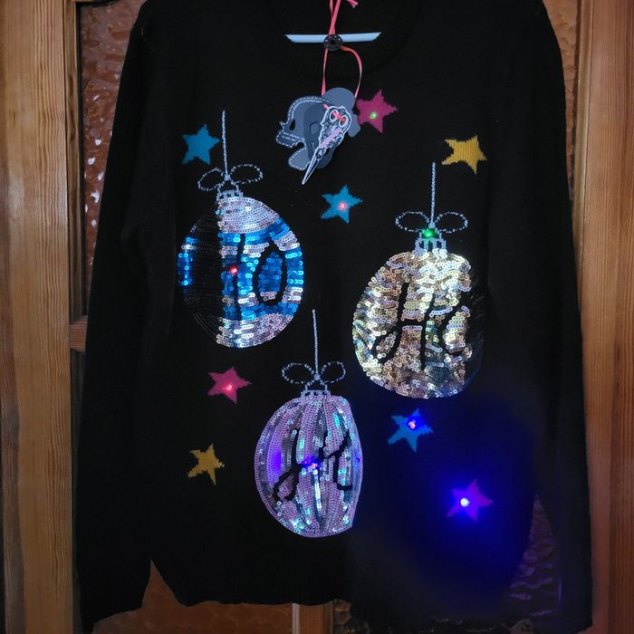 Продам новогодний свитер с сюрпризом!эксклюзив!