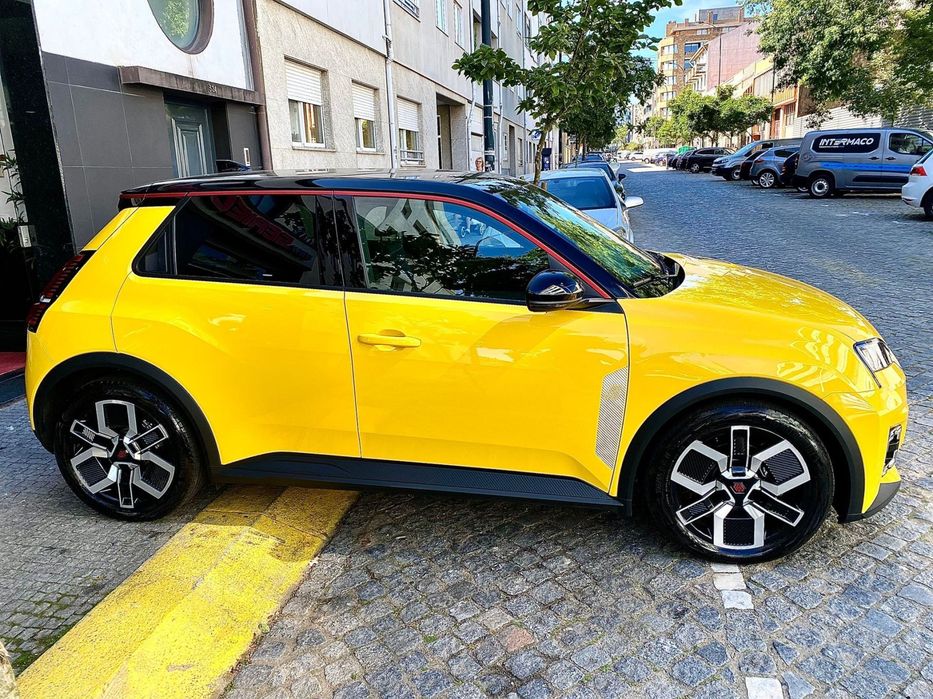 Renault 5487879365383301124