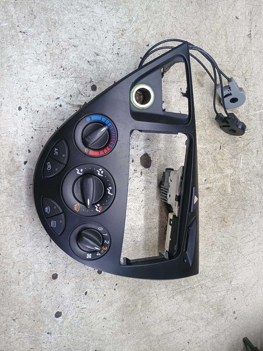 Panel Nawiewu Klimatyzacji z Linkami Ford Focus I MK1
