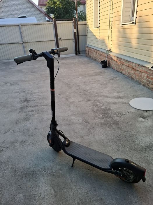 Продам електросамокат Ninebot scooter 0034