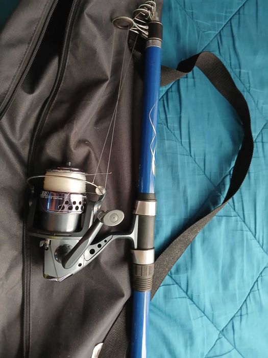 Cana de pesca + carreto + acessórios+ saco