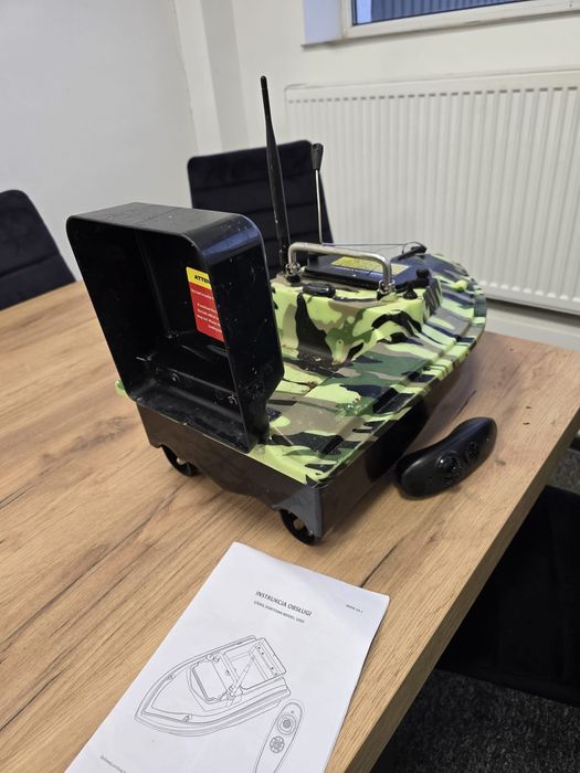 Łódka zanętowa plus sonar