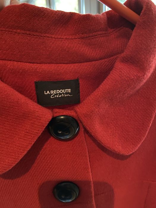 Casaco curto vermelho