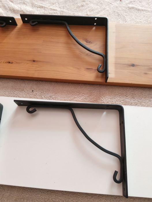 Półka IKEA ze wspornikami