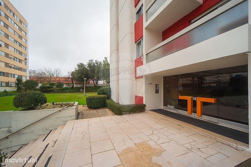 Apartamento T4 para arrendamento