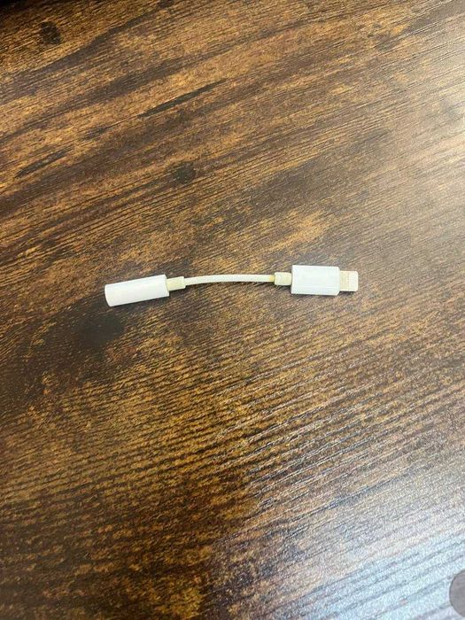 Apple Lightning to 3.5mm Headphone Jack Adapter (Перехідник для підключення Apple)
