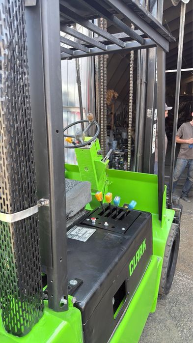 Продаю навантажувач Clark DPM 30 N 3 т