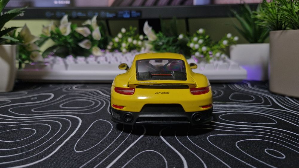 Машинка 1:24 металева