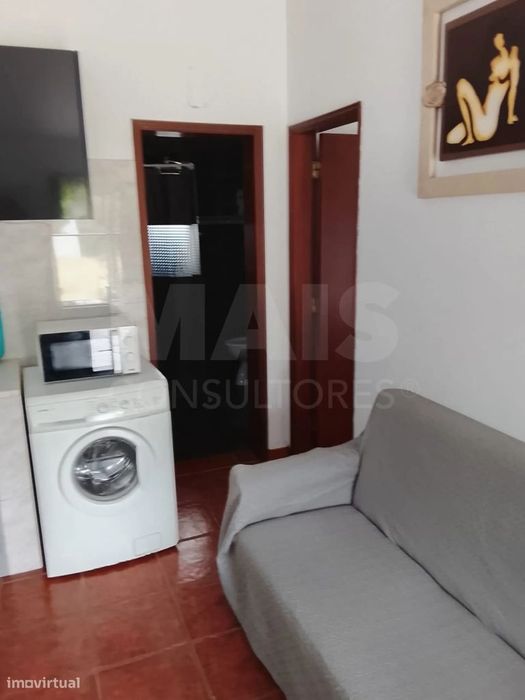 Moradia T2 com Quintal, Terraço e Churrasqueira em Vila Nova de Mil...