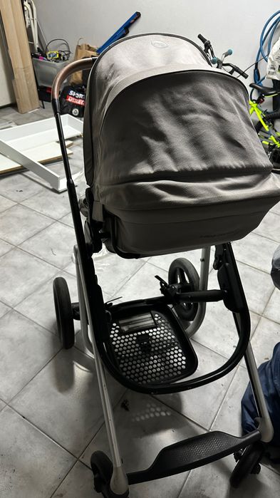 Vendo conjunto Bebe Confort de 2019 + Isofix novo
