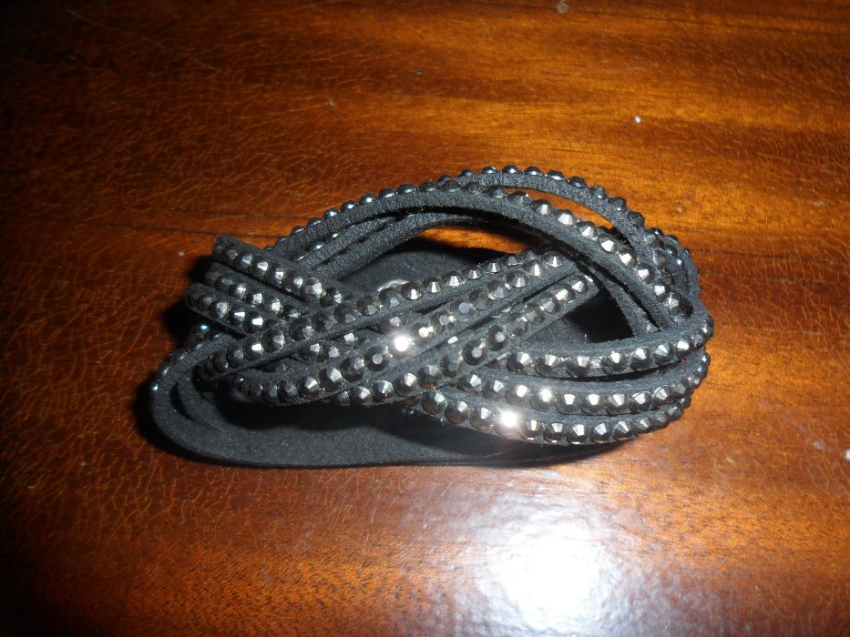Pulseira preta de couro oferta de portes de envio
