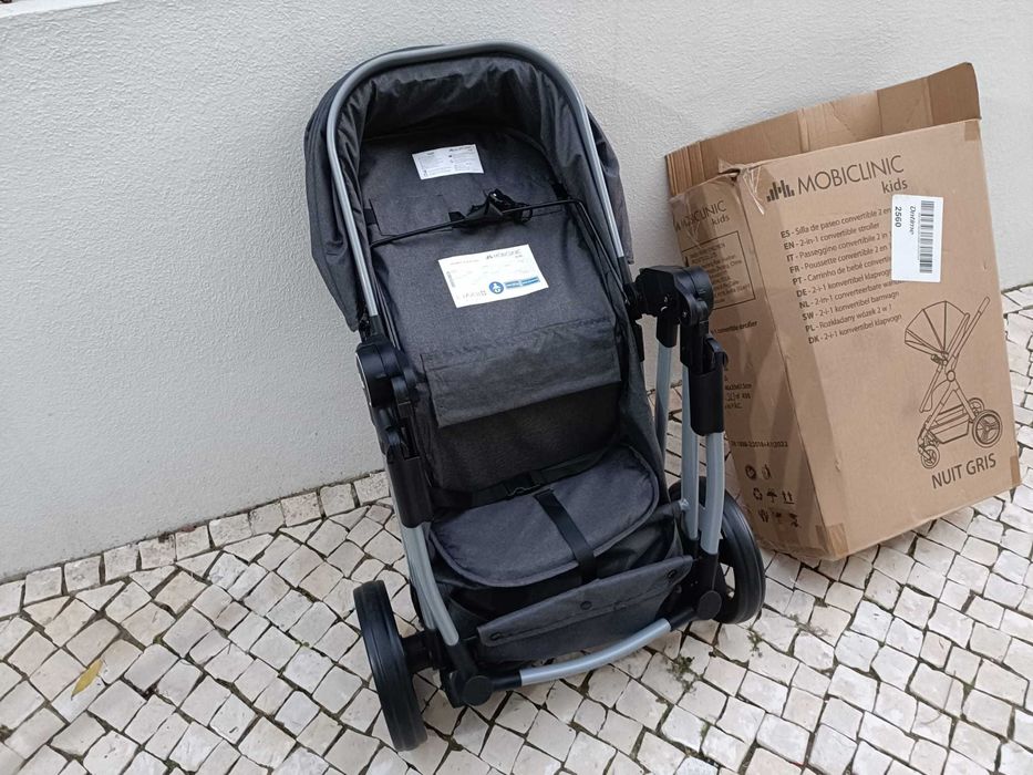 Carrinho de bebé novo