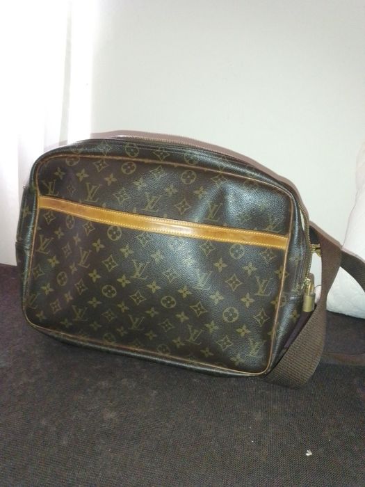 Mala em. Pele,de marca