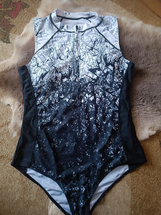 Stylowy kostium kąpielowy Rash Guard - surfing sup-a aqua-areobik