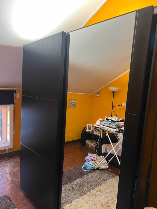 Roupeiro eletrificado em ótimo estado