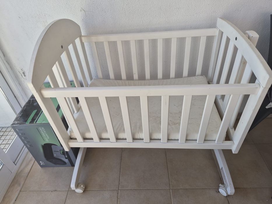Berço em madeira Mamas e Papas