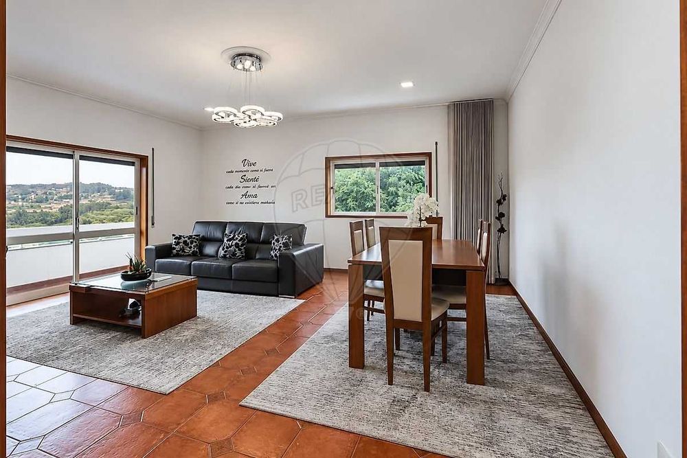 Apartamento T3 em Pombeiro, Felgueiras