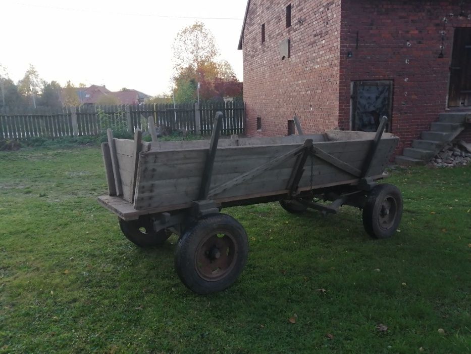 Drewniany wóz konny