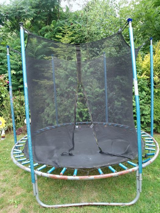 Trampolina na części