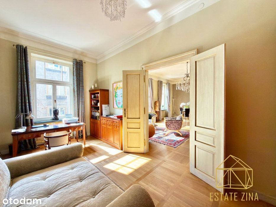 Przestronny apartament z balkonem w Kamienicy