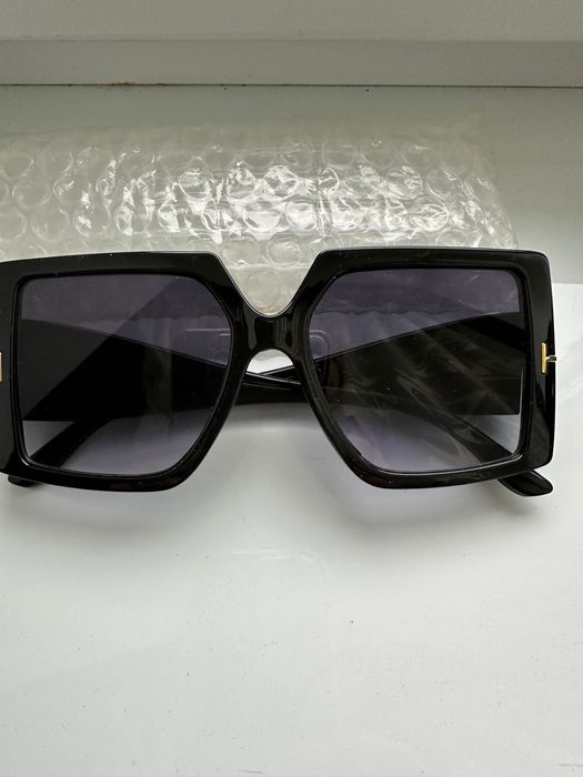 Брендові нові сонцезахисні окуляри