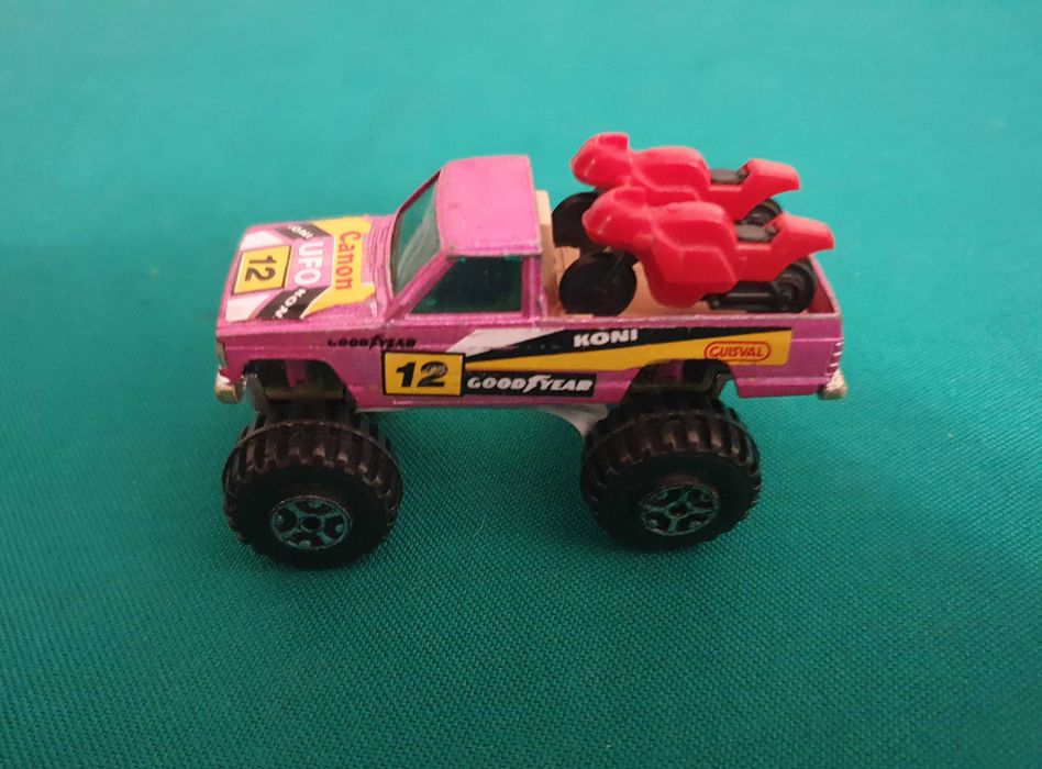 Carrinho NISSAN PICKUP 4X4 com duas motos - RARO - Guisval - Espanha