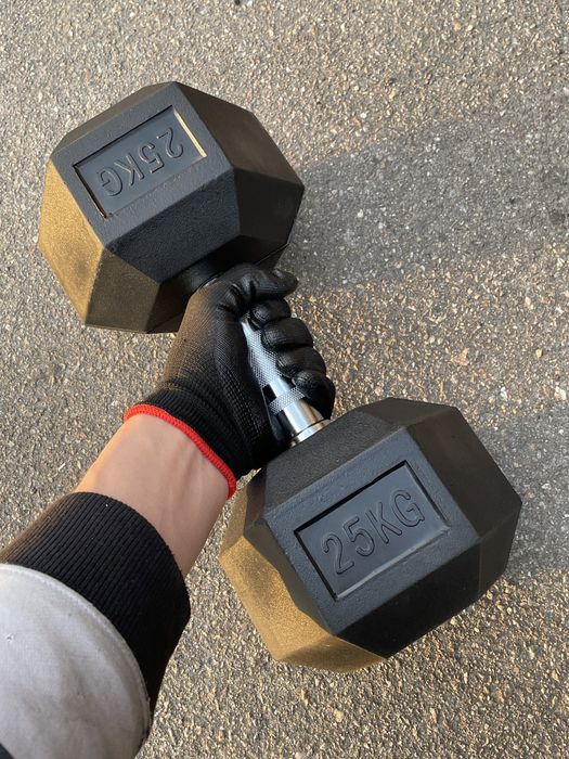 Гантеля 25 кг гексагональна в гумі