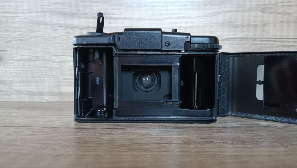 Olympus XA1, Olympus A9M компактна (мильничка) плівкова камера