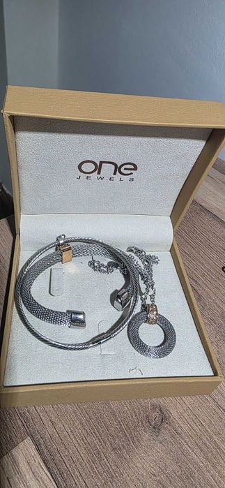 Conjunto one pulseira e fio