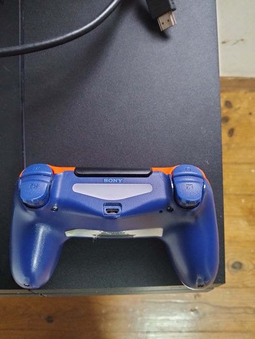 Consola Sony PS4 fat 1TB + 2 jogos